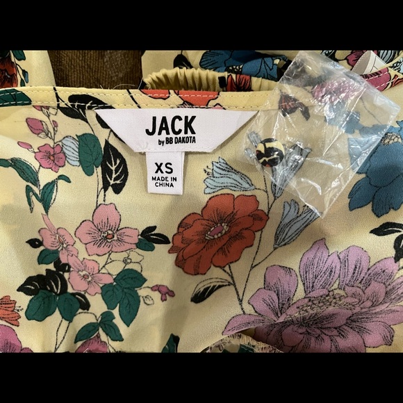 JACK by BB Dakota Crop Long-Sleeved Blouse - Picture 4 of 4